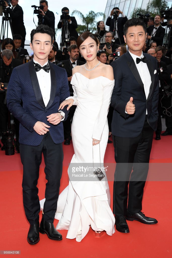 Thảm đỏ Cannes 2018: Vẫn là chiêu trò và hở bạo trong ngày 8